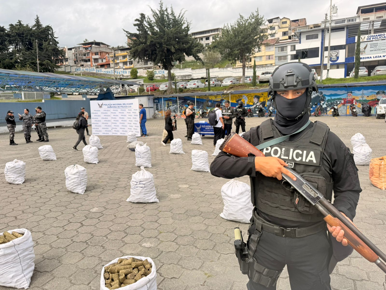 Golpe al narcotráfico en la frontera sur: Policía incauta más de media tonelada de droga en Loja